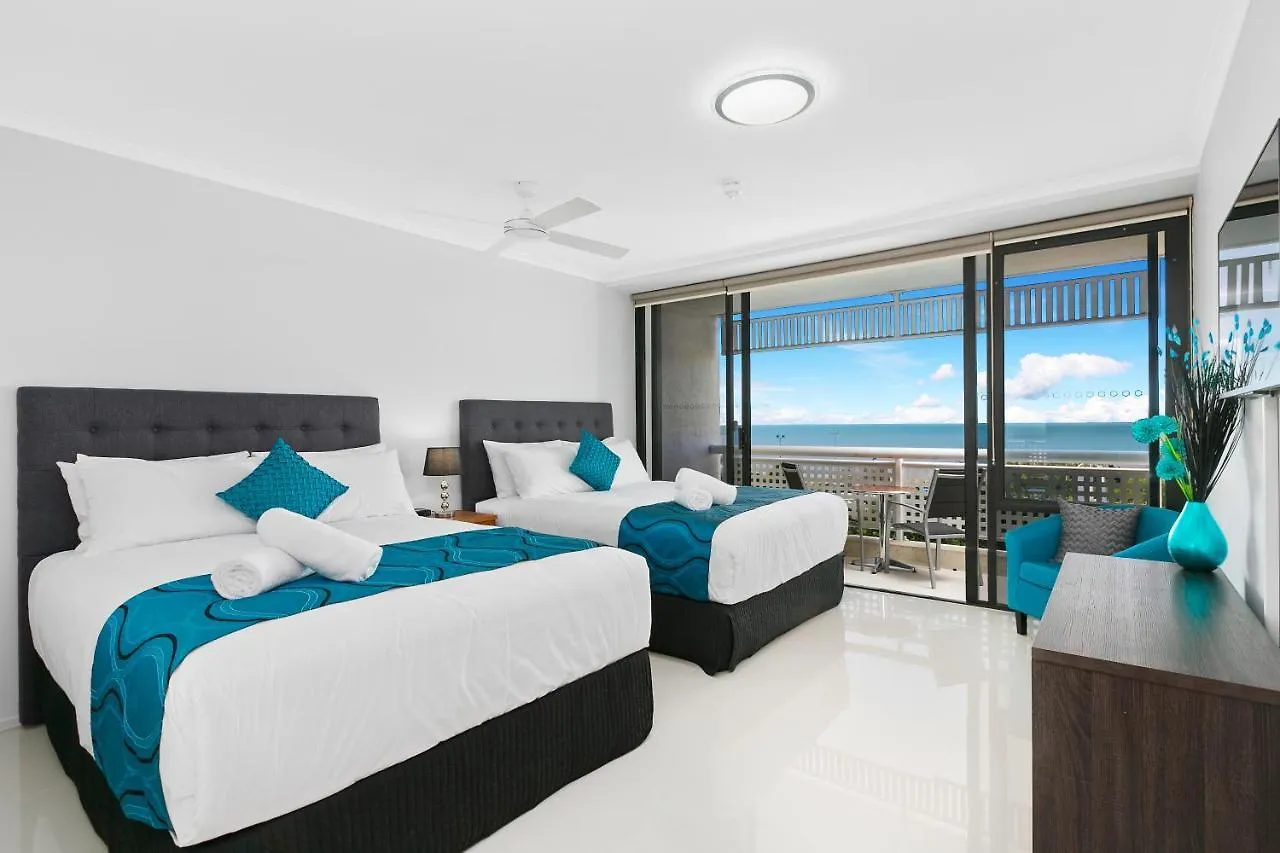 Cairns Luxury Seafront Apartment