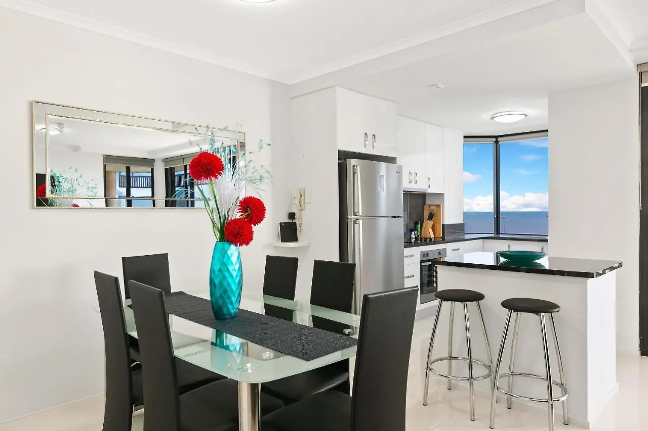 Cairns Luxury Seafront Apartment