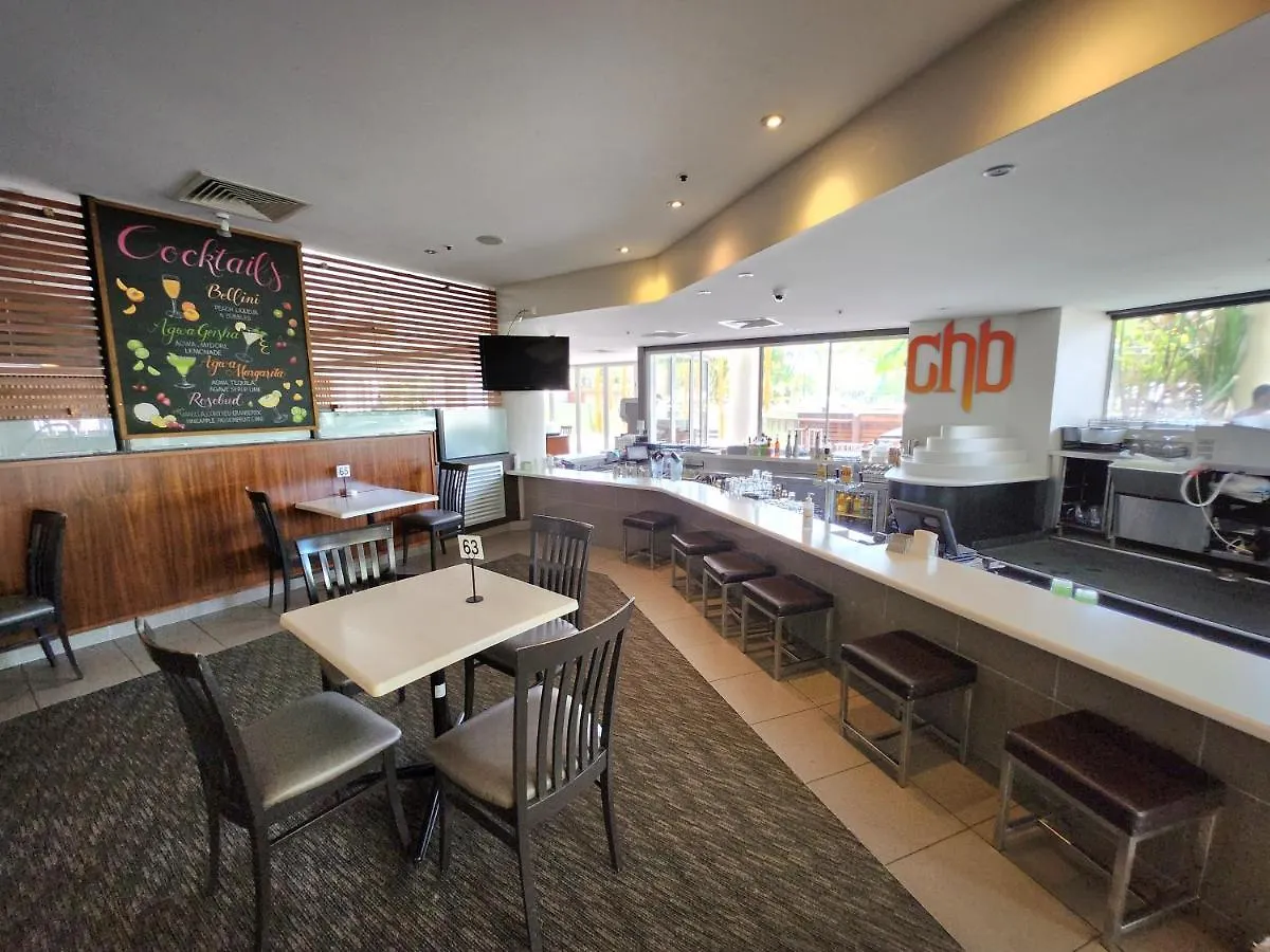 Cairns Luxury Seafront Apartment